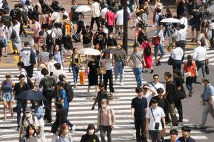 篮板新高！小史密斯狂揽18板 4中2拿6分